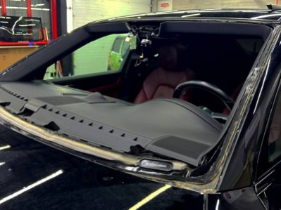 Замена и бронирование лобового стекла плёнкой Clearplex Porshe Cayenne