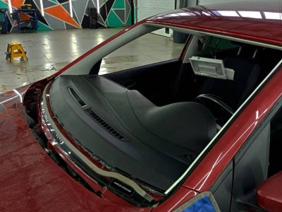 Замена и тонирование лобового стекла на автомобиле Volkswagen Polo 15% SUNCONTROL