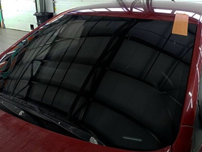 Замена и тонирование лобового стекла на автомобиле Volkswagen Polo 15% SUNCONTROL