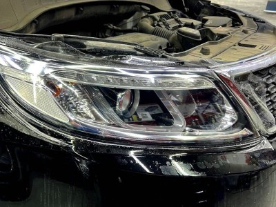 Замена передней левой дверной форточки Nissan AtlasS F23