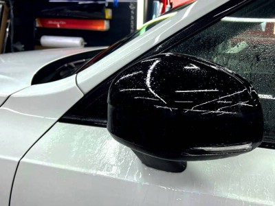 Защита лакокрасочного покрытия полиуретановой пленкой на автомобиле Volvo