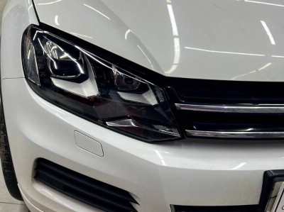 Защита передней оптики полиуретановой пленкой Volkswagen Touareg