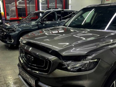 Защита зон риска лакокрасочного покрытия полиуретановой пленкой Geely Atlas pro